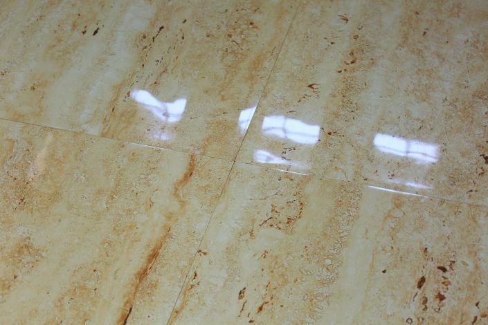 Travertino-Beige_Glanz Feinsteinzeug Fliese Travertino Beige